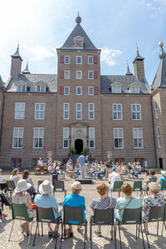 GJG_7013_copy_712x1069